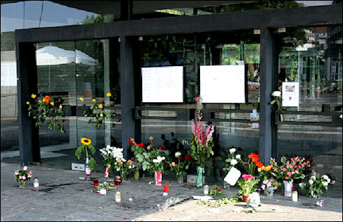 Eerbetoon bij Schauspielhaus in Wuppertal
