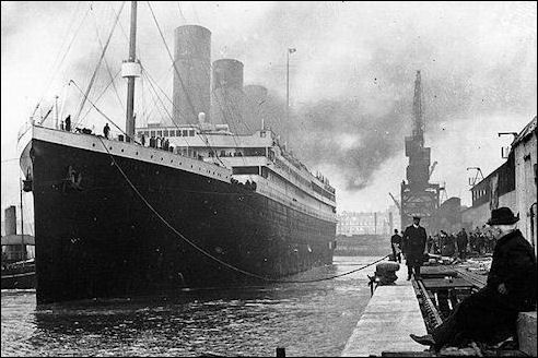 Titanic in de haven