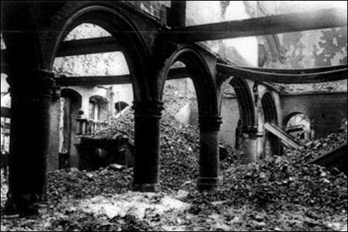 De bibliotheek van de katholieke universiteit van Leuven in 1914