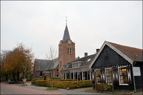 Westerdorpstraat met Hervormde Kerk