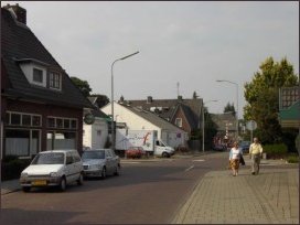 voor het kruispunt met de Kerkallee naar het noorden (h4146)