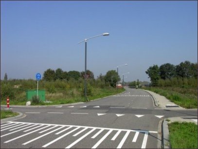de Gildestraat naar het noordoosten vanaf de kruising met het fietspad (h4430)