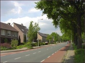 de Gasthuislaan naar het noorden vanaf Onder de Beumkes (h2332)