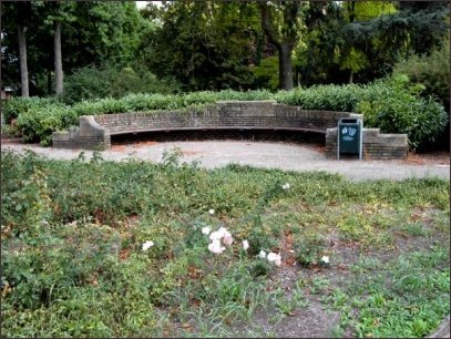 de Wilhelminabank uit 1923 (h4215)