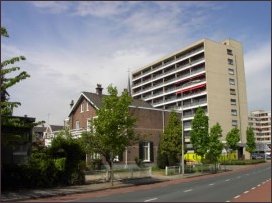 de hoek met de Pastoor Koenestraat (h2117)