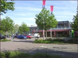 de ingangspartij met parkeerplaats (h2169)
