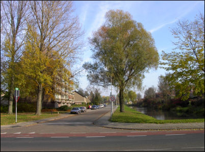 de Zwanensingel vanaf de President Kennedylaan (h4561)